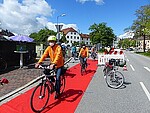 Ein Bild, das Fahrrad, Himmel, draußen, Straße enthält. Automatisch generierte Beschreibung